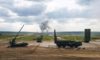 Nga trưng bày một loạt vũ khí mới nhất