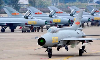  Chengdu J-7 được phát triển trên nguyên mẫu MiG-21