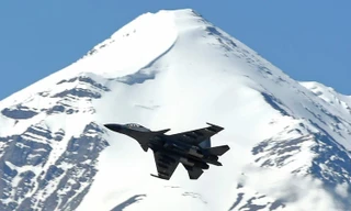 Tiêm kích Ấn Độ bay trên vùng trời Ladakh, thuộc bang Jammu và Cashmir