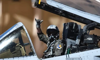 Đại úy Không quân Mỹ Cody Wilton, phi công Đội Trình diễn A-10, chuẩn bị cất cánh từ Căn cứ Không quân Davis-Monthan, Arizona, ngày 4 tháng 3 năm 2018.