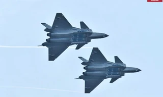 Tiêm kích J-20 Trung Quốc 