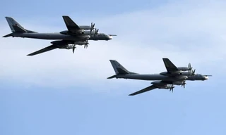 Oanh tạc cơ mang tên lửa tầm xa Tu-95MS