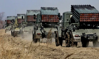 Ukraine nói Nga tiếp tục điều khí tài quân sự đến biên giới