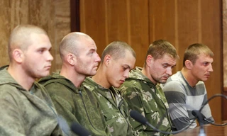 Ukraine chuyển toàn bộ lính dù Nga bị bắt tới Kiev