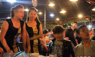 Làm PG bia rượu, bị bạn bè khinh là gái hư