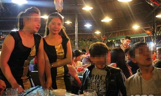 Làm PG bia rượu, bị bạn bè khinh là gái hư