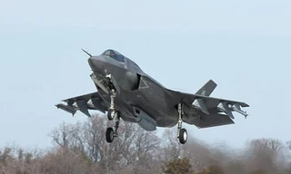 Mỹ ‘dài cổ’ chờ siêu tiêm kích F-35B