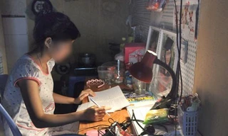 Gian truân nữ sinh vác bụng bầu lên giảng đường