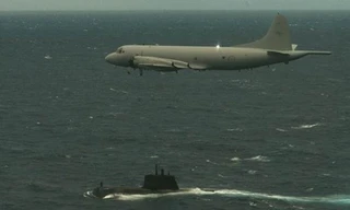 Máy bay tuần tra trên biển P-3B Orion