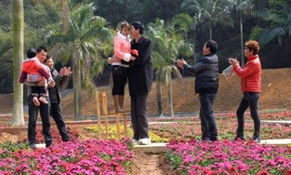 Cặp đũa lệch: Chàng 2,2 m nàng 1,5 m