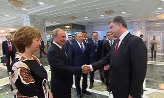 Tổng thống Nga – Ukraine và ‘cái bắt tay lịch sử’