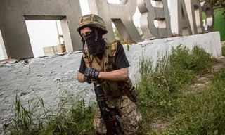 Vệ binh quốc gia bắn hạ 10 binh sĩ Ukraine 'chuyển phe'?