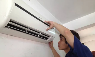 Sinh viên kiếm tiền mùa nắng nóng