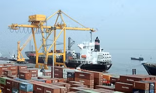 Việt Nam xuất siêu hơn 1 tỷ USD trong tháng 11