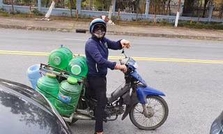 ‘Các chú cứ uống đi, chị không lấy tiền!’