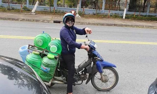 ‘Các chú cứ uống đi, chị không lấy tiền!’