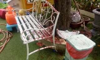 Trường bị “khủng bố” bằng sơn, mắm tôm trong ngày khai giảng