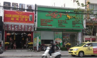 Đà Nẵng xử lý nhiều bảng hiệu chữ nước ngoài lấn át chữ Việt
