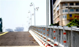 Cầu vượt thép đầu tiên trước giờ thông xe