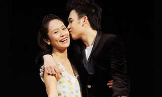 Dương Triệu Vũ hôn 'gái một con'