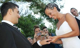 ‘Máy bay’ của Ronaldo lên xe hoa