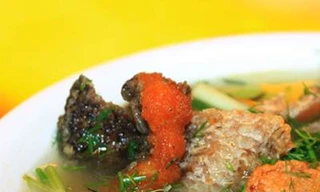 Bún cá ngon rẻ trong hẻm nhỏ Sài Gòn