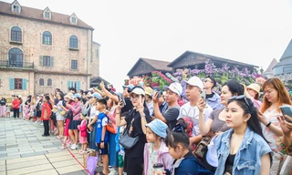 Khách du lịch nườm nượp đến Đà Nẵng, đông hơn cả trước đại dịch