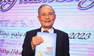 Ra mắt sách 'Huế, những năm tháng sống mãi'