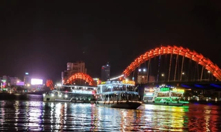 ‘Hốt bạc’ bán vé du thuyền xem pháo hoa quốc tế Đà Nẵng