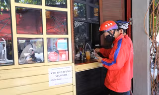 Đà Nẵng cho phép taxi, grab, shipper hoạt động trở lại