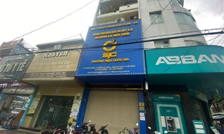 SJC nói gì việc 2 chi nhánh đóng cửa khiến khách ôm vàng đứng ngồi không yên? 