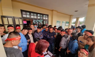 Người dân phố cổ Hội An đội mưa hiến máu tại Chủ Nhật Đỏ