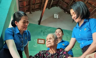 Bà Mẹ Việt Nam anh hùng 100 tuổi ở Đà Nẵng: Con 50 năm vẫn chưa chịu về ăn cơm với mẹ