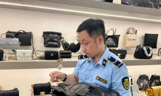 Đà Nẵng: Bán túi Chanel, LV, Gucci 'dỏm' bị phạt hơn 110 triệu đồng