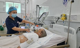 Mất tay, nát mặt vì chơi pháo tự chế