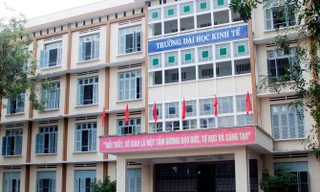 Giảng viên khoa Luật nhờ sinh viên thi hộ