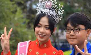 Hoa hậu Thanh Thủy trở về Đà Nẵng sau gần một tháng đăng quang