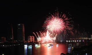 ‘Bỏng tay’ giá vé du thuyền xem pháo hoa Đà Nẵng 