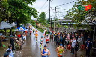 Xóm nhỏ, nhà tôi ở đó, runner chạy ngang qua…