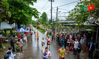 Xóm nhỏ, nhà tôi ở đó, runner chạy ngang qua…