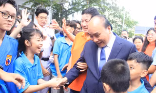 Chủ tịch nước dự Ngày hội tới trường cùng học sinh trường Hy Vọng