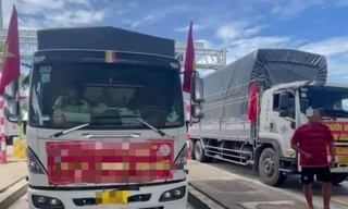 Xe cứu trợ chở bia từ Bắc vào Nam, đòi miễn phí khi qua cao tốc Đà Nẵng – Quảng Ngãi