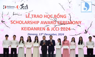 Liên đoàn Kinh tế Nhật Bản trao học bổng cho sinh viên Đà Nẵng, kỳ vọng nhân lực công nghệ cao
