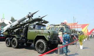 Người dân Đà Nẵng lần đầu tận thấy súng bắn tỉa, xe tên lửa 