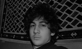 Bắn trọng thương, bắt sống nghi phạm đánh bom Boston