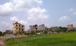 Hà Nội: Bao giờ trả đất dịch vụ cho dân?