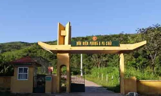 Nơi một con gà gáy 3 nước cùng nghe