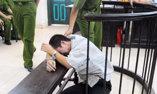 500 tử tù chờ thuốc độc