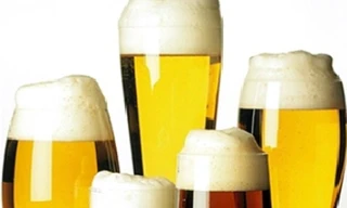 Sai lầm khi uống bia chung với nước ngọt
