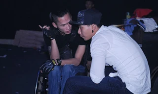 Bị cấm diễn, giải Vàng siêu mẫu vẫn 'qua mặt' ông bầu